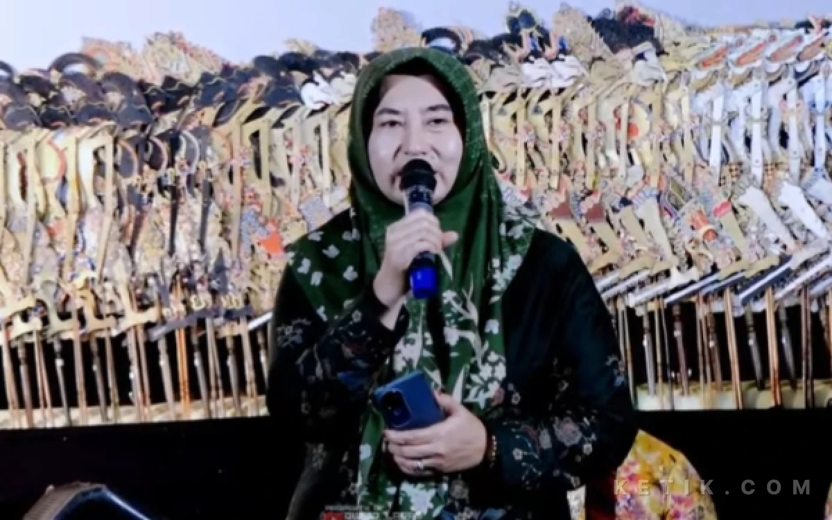 Thumbnail Berita - Politisi PPP Nur Fatwah Hadiri Pagelaran Wayang di Sumublor Pekalongan, Ajak Masyarakat Jaga Kelestarian Bumi