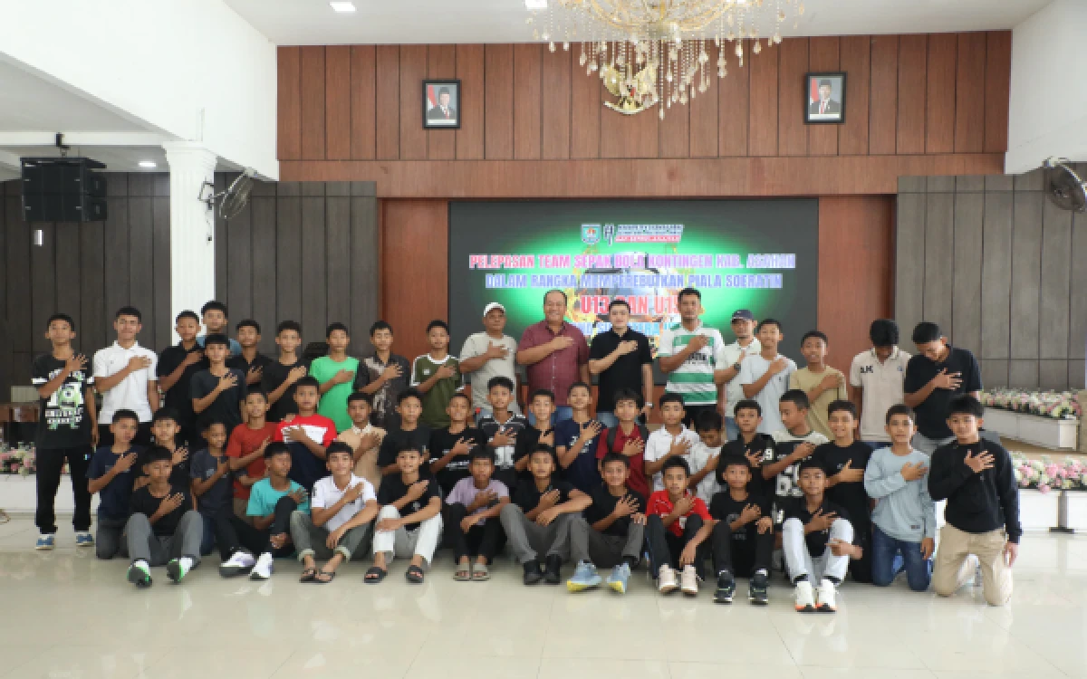 Thumbnail Berita - Bupati Asahan Lepas Kontingen Sepak Bola Piala Soeratin U-13 dan U-15