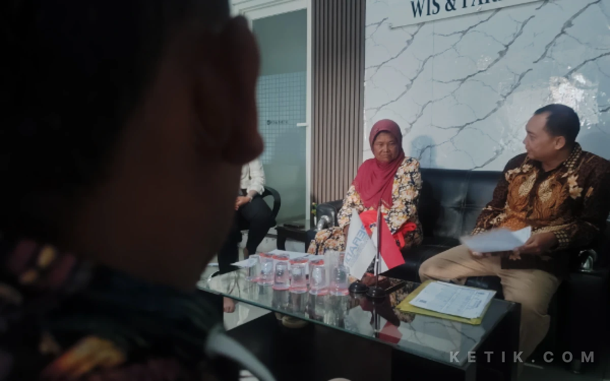 Thumbnail Berita - Kasus Kredit Bank Jombang Masuk Ranah Pidana, Nenek Ngatini Resmi Lapor ke Polres Jombang