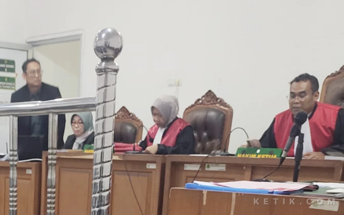 Thumbnail Berita - Hakim PN Palembang Vonis Ringan Tiga Terdakwa Jaringan Pengedar Sabu dan Ekstasi OKU Selatan