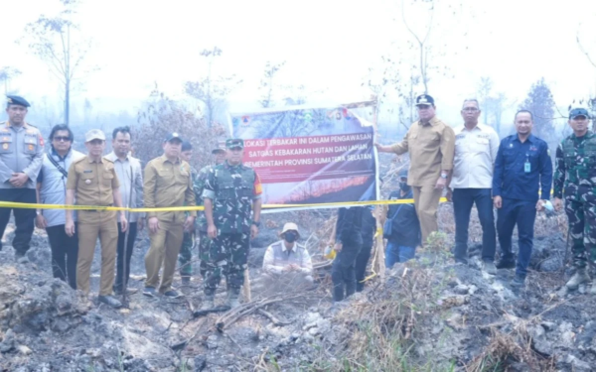 Thumbnail Berita - Tindak Tegas Karhutla! Bupati Banyuasin dan Danrem 044/Gapo Segel Lahan Terbakar di Desa Sungai Rengit