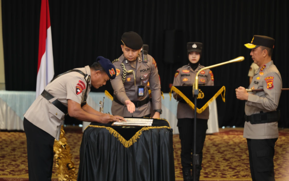 Thumbnail Berita - Mutasi Besar Polda Sumsel, Sejumlah Pejabat Utama dan Kapolres Resmi Dilantik