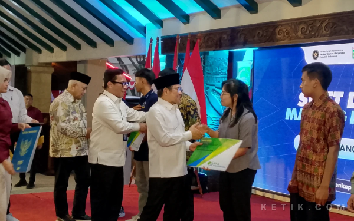 Thumbnail Berita - Negara Hadir Lindungi PMI, Menko Muhaimin Resmikan Malang Migrant Center  ‎