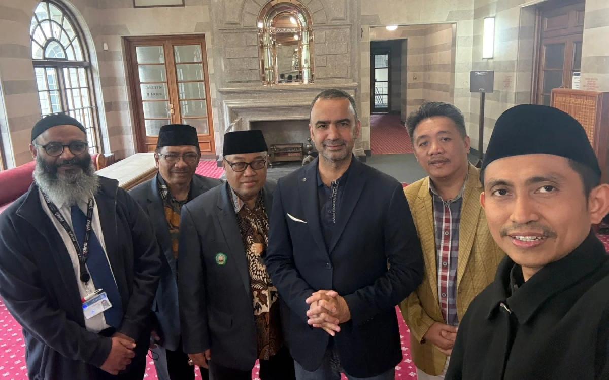Thumbnail Berita - Unisma Terbang ke Inggris, Jalin Kerja Sama dengan Pemerintah Kota Leeds dan Leeds Beckett University