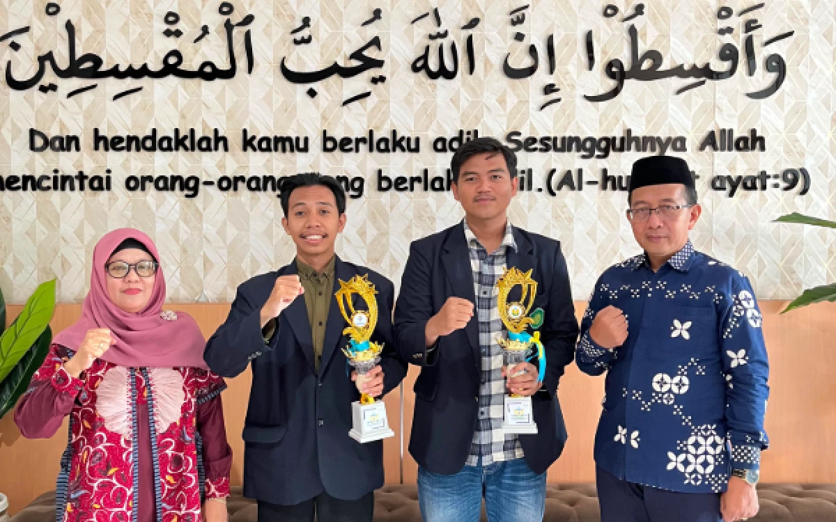 Thumbnail Berita - Mahasiswa Fakultas Syariah UIN Malang Raih Juara II dan III Orasi Ilmiah Nasional di UNIVFEST 2026