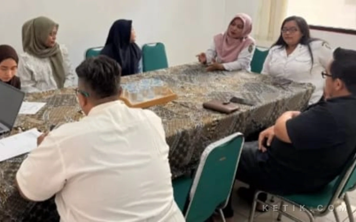 Thumbnail Berita - Kasus Viral Eks Karyawati PT API Tulungagung Berakhir Damai di Disnakertrans Tulungagung