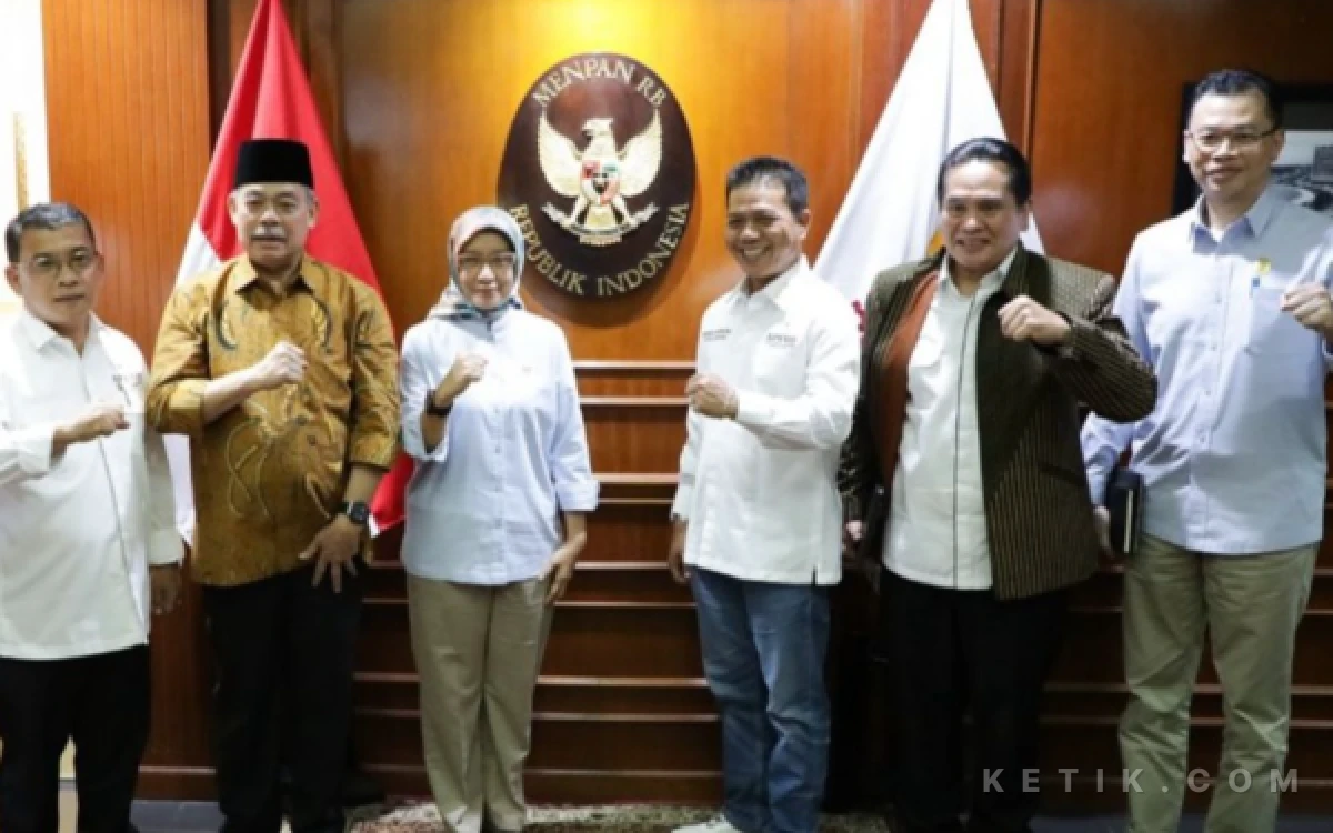 Thumbnail Berita - Ketua Harian APKASI KDS: Beban PPPK Beralih ke APBN, Daerah Bisa Lebih Fokus Bangun Masyarakat