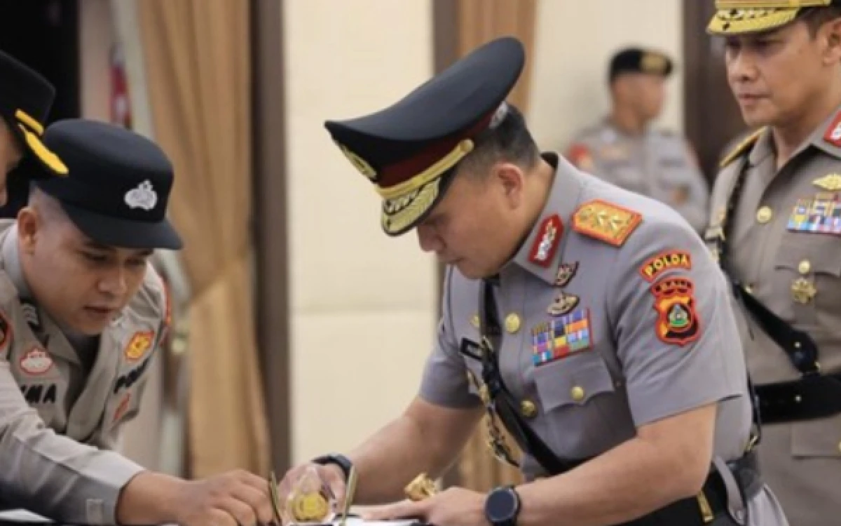Thumbnail Berita - Wakapolda Jatim jadi Kapolda Bali, Kapolresta Sumenep Ucapakan Selamat