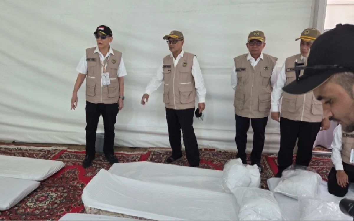 Thumbnail Berita - Bukan Milik Kelompok! Menhaj Larang KBIHU Kuasai Tenda
