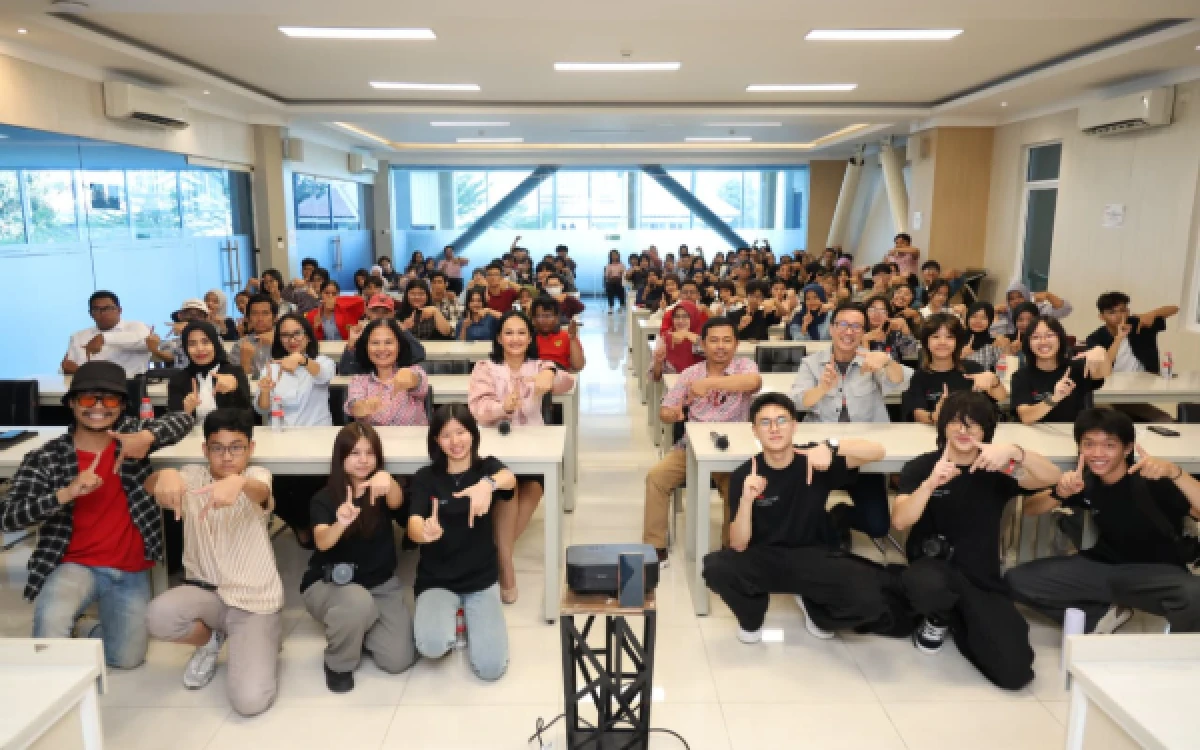 Thumbnail Berita - IKBA FIB Career Preparation Series 2026, Bangun Kepercayaan Diri Maba Tampil di Panggung Internasional