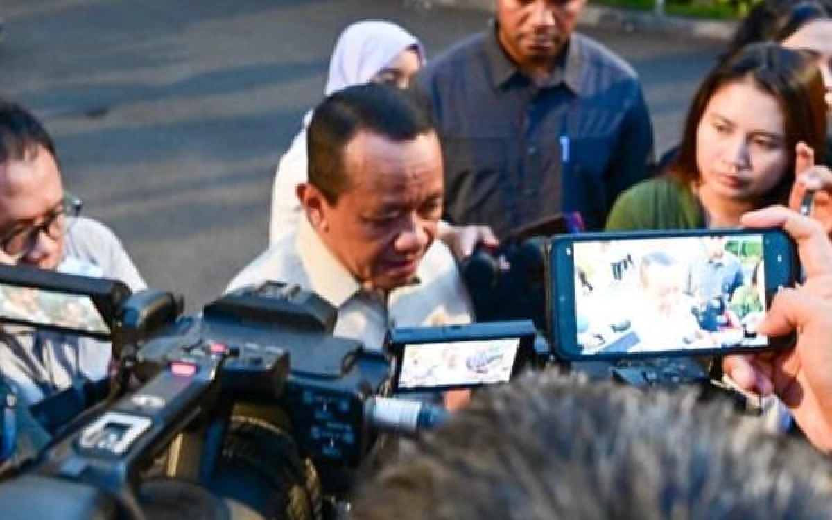 Thumbnail Berita - Bahlil Curiga LNG Indonesia Tak Seluruhnya Dikonsumsi Singapura, Diduga Dijual Lagi