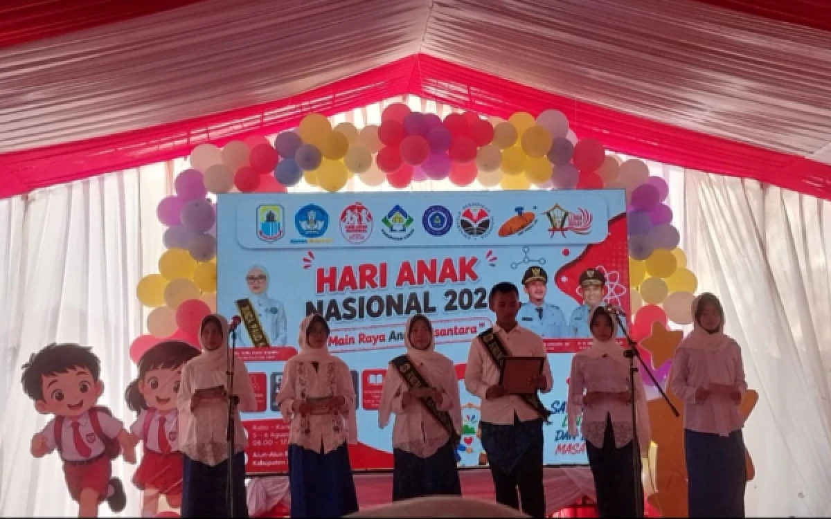 Foto Penampilan siswa pada Peringatan Hari Anak Nasional Tahun 2026 sebagai bagian dari rangkaian acara untuk menampilkan bakat dan kreativitas anak.(Foto: Sekda Lebak)
