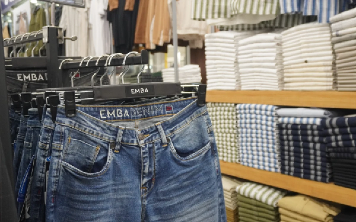 Thumbnail Berita - Bukan Embong Bandulan, Ini Sejarah Brand Denim Legendaris EMBA Asal Malang