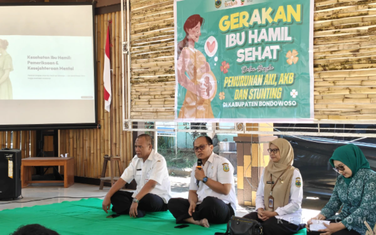 Foto Camat Tegalampel Rifky Hariady saat memberikan sambutan dalam acara Gerakan Ibu Hamil Sehat.
Foto: Haryono/Ketik.com