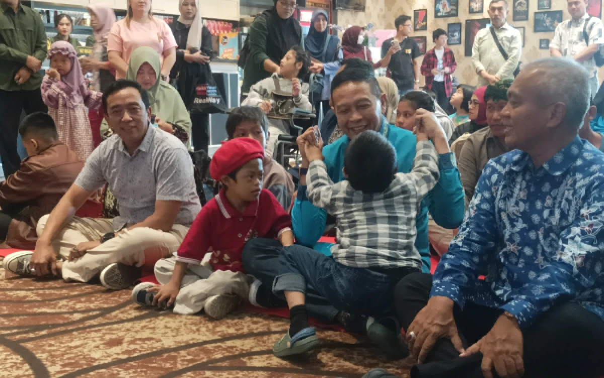 Thumbnail Berita - Gugah Jiwa Tangguh, Nobar Film Semua Akan Baik-Baik Saja Jadi Pemantik Semangat Anak Istimewa di Kota Malang
