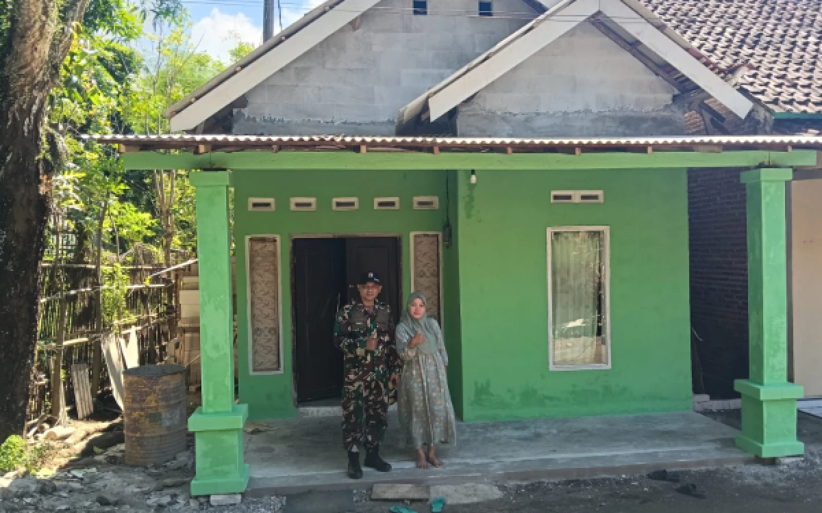 Thumbnail Berita - TMMD Ke-128 Kodim 0820 Probolinggo Masuk Tahap Finishing, Rumah  Khosinah Segera Siap Ditempati