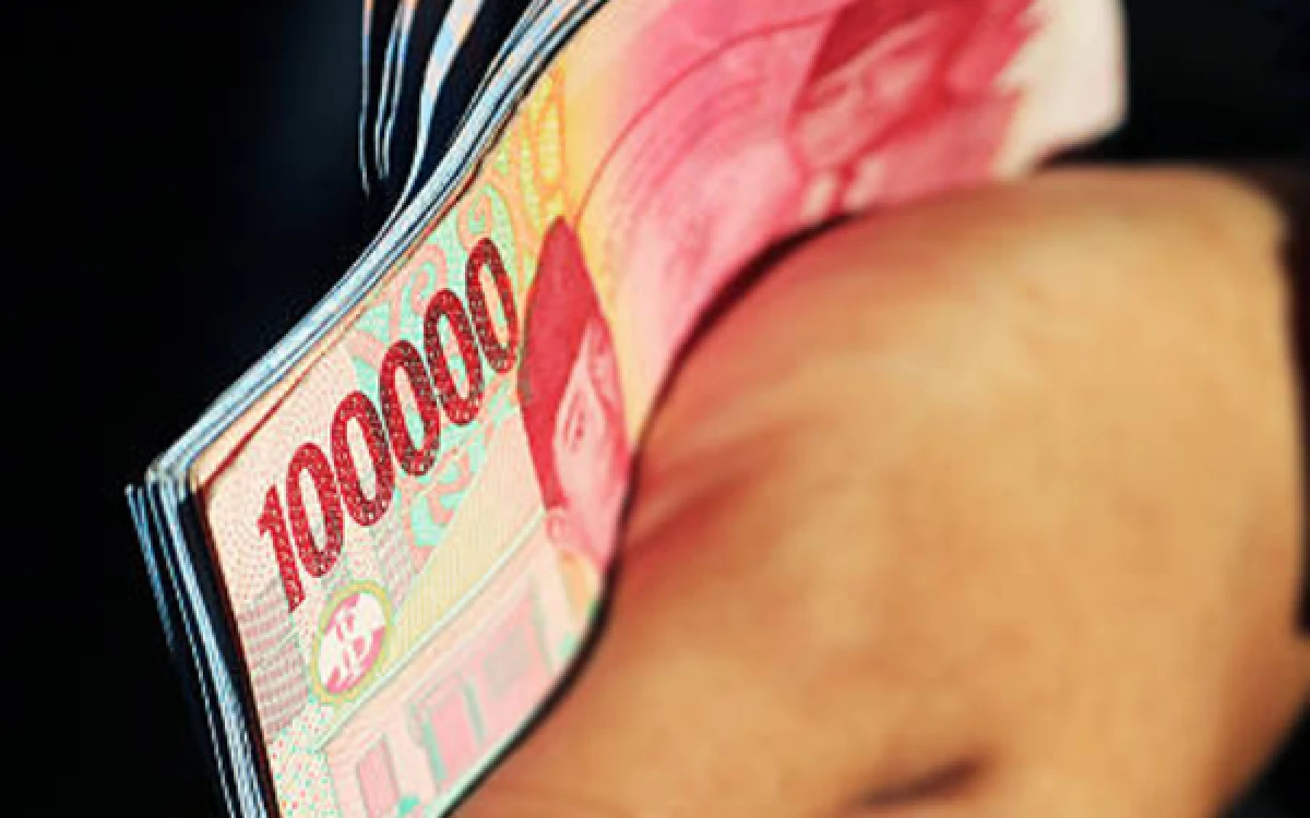 Thumbnail Berita - Rupiah Tembus Rp18.000 dan IHSG Melemah, Ekonom UGM Soroti Krisis Kepercayaan Investor