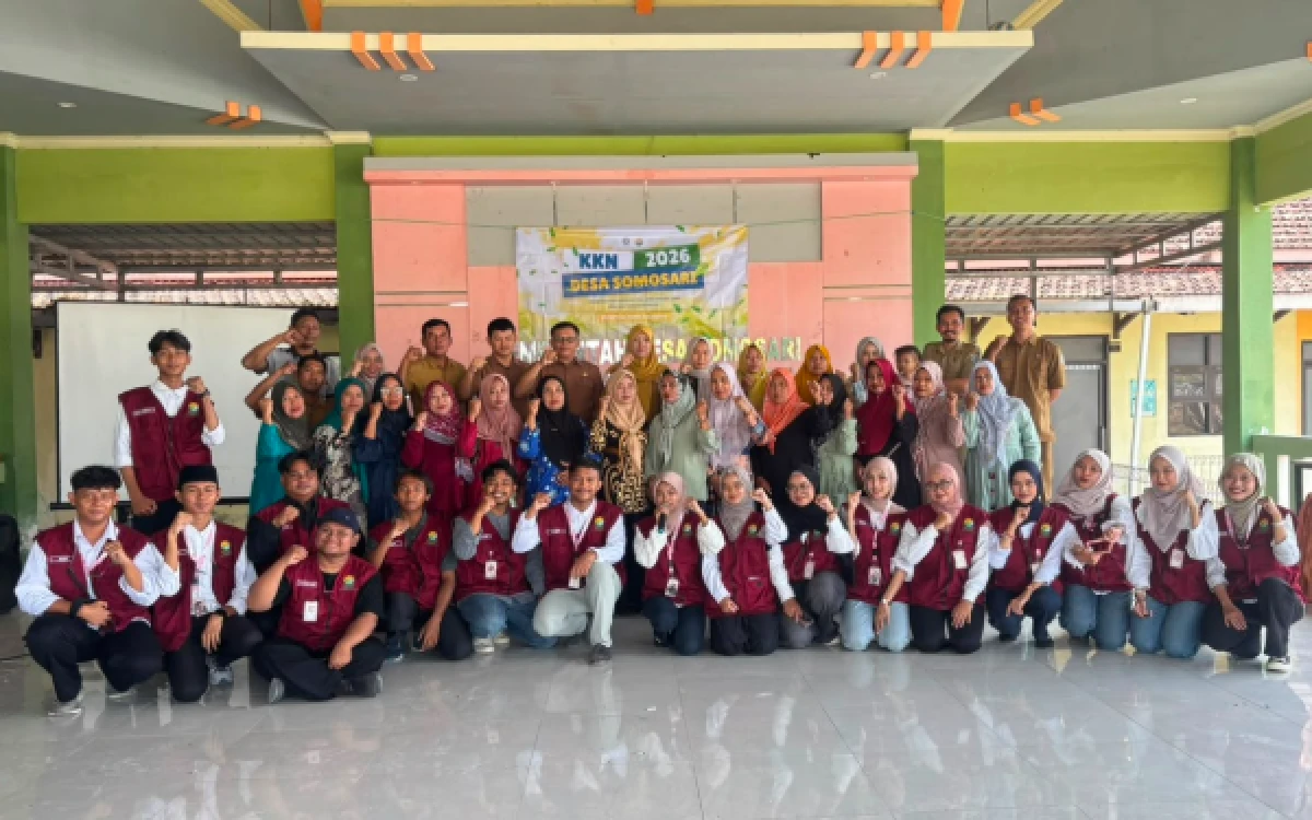 Thumbnail Berita - KKN UINSA Gandeng DLH Lamongan Edukasi Pemilahan Sampah untuk Tingkatkan Kesadaran Lingkungan Warga Desa Somosari