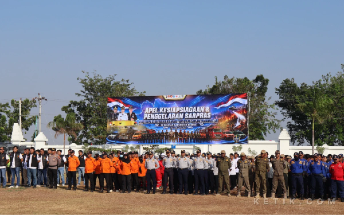Thumbnail Berita - Brebes Siaga Hadapi Karhutla dan Kekeringan, Tujuh Desa Sudah Bergantung Dropping Air