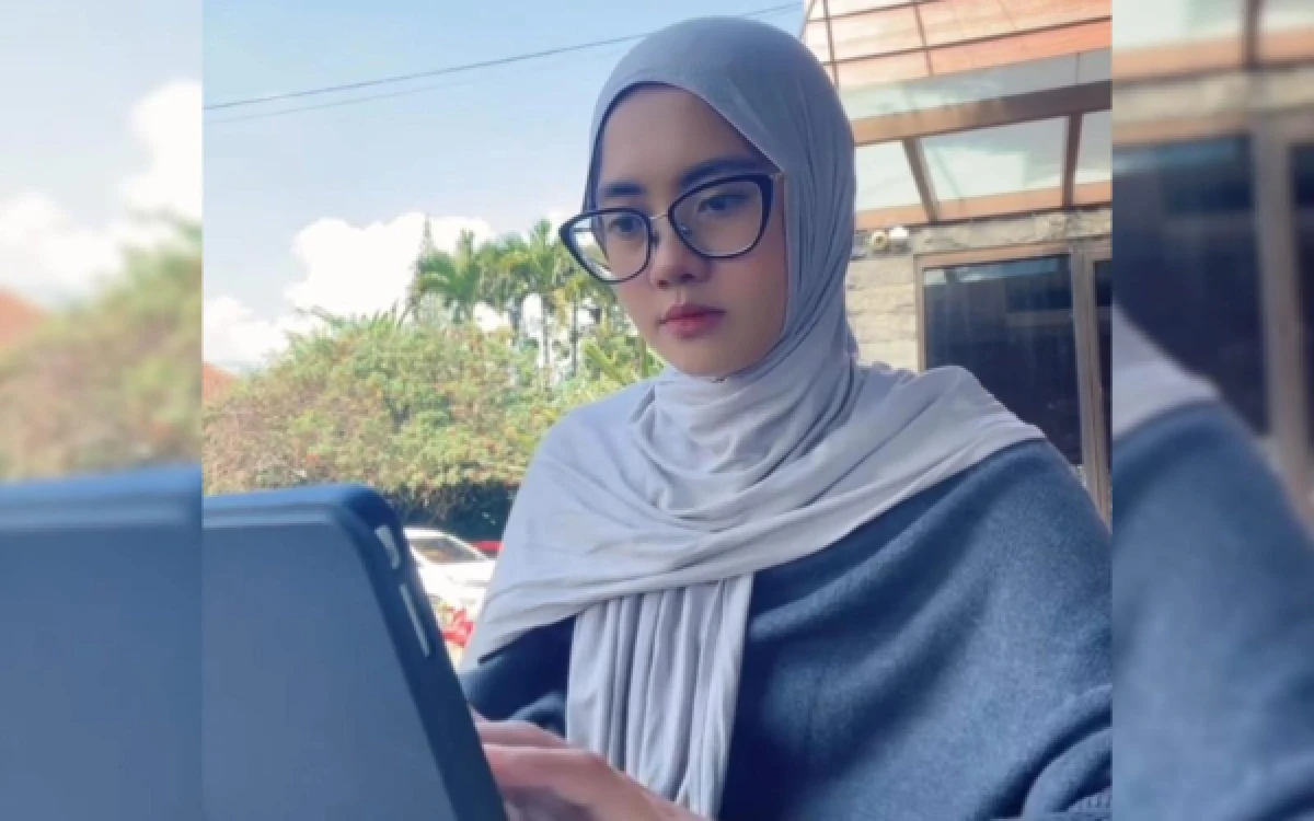 Thumbnail Berita - Cerita Diana Manzila, Lulusan Sastra Inggris Malang yang Sukses Bangun Brand Fashion 'Kimya'
