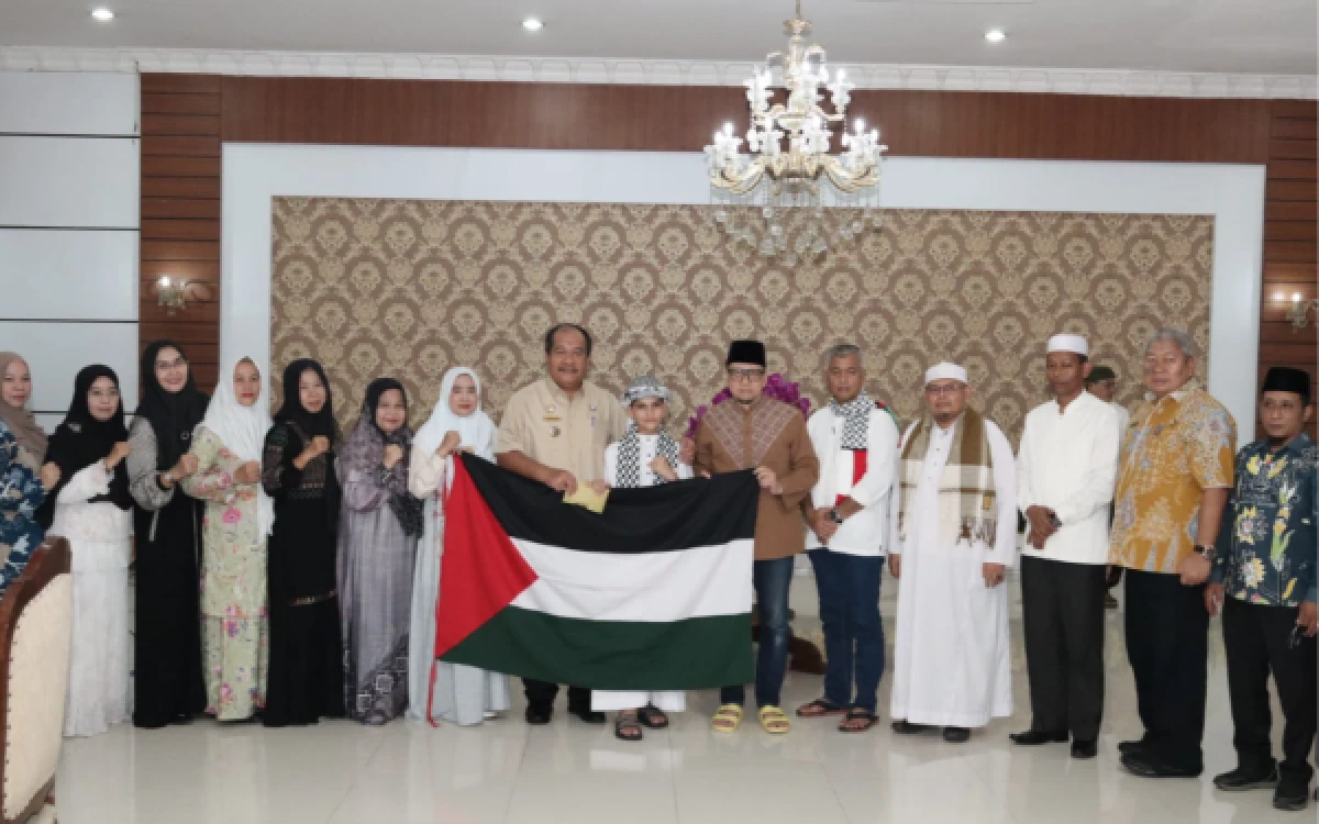 Thumbnail Berita - Bupati Asahan Sambut Hangat Kedatangan Anak-Anak Gaza
