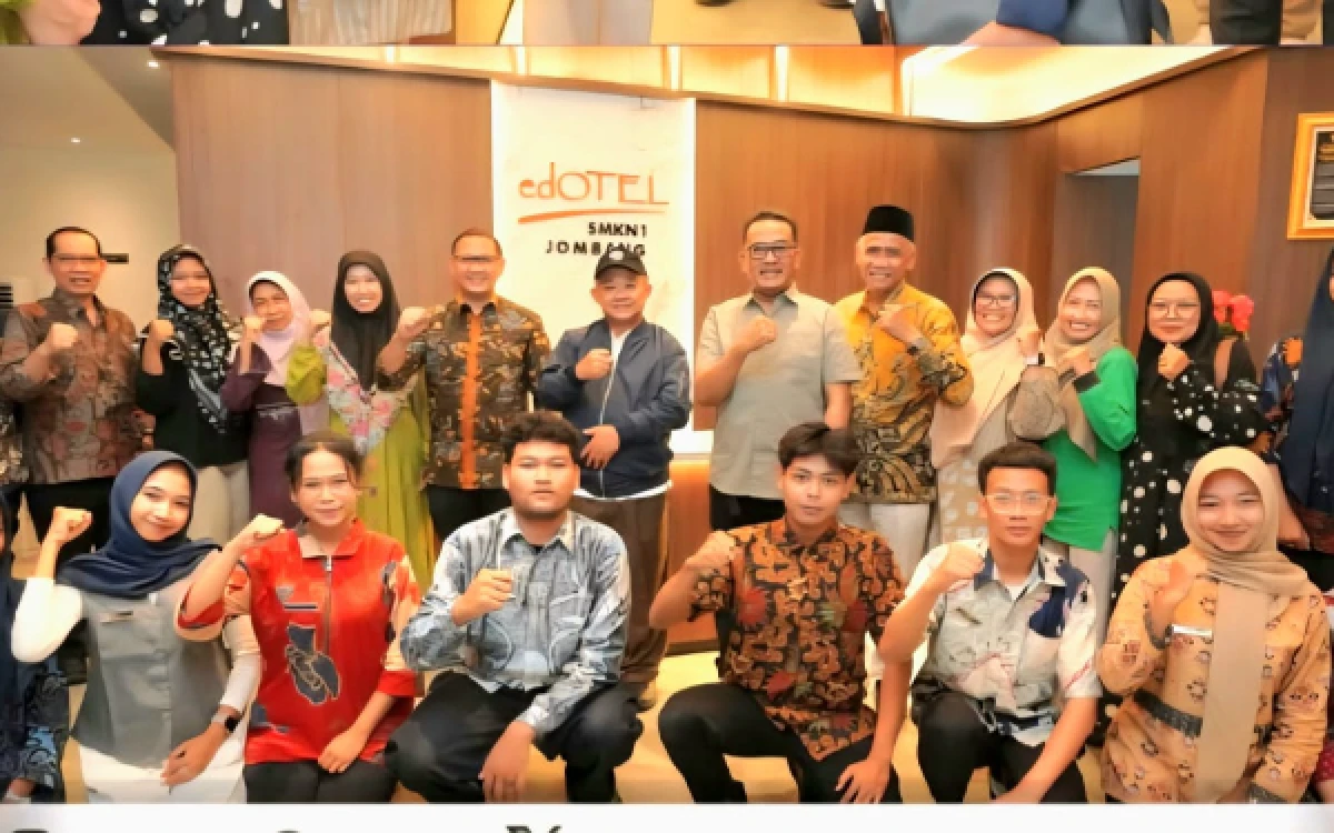 Thumbnail Berita - Mendikdasmen Menginap d edOTEL SMKN 1 Jombang! Kadindik Jatim: Jadi Kebanggaan serta Penyemangat Guru dan Murid