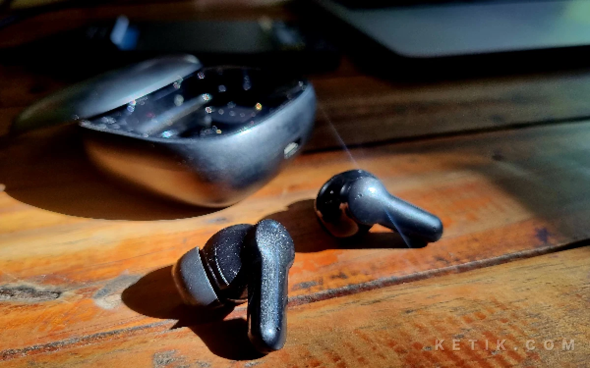 Thumbnail Berita - Gen Z Tinggalkan TWS, Earphone Kabel Kembali Jadi Favorit
