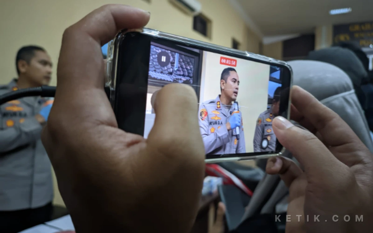 Thumbnail Berita - Alasan Ayah dan Anak di Pacitan Siram Air Keras ke Penjual Tempe, Dipicu Selingkuh