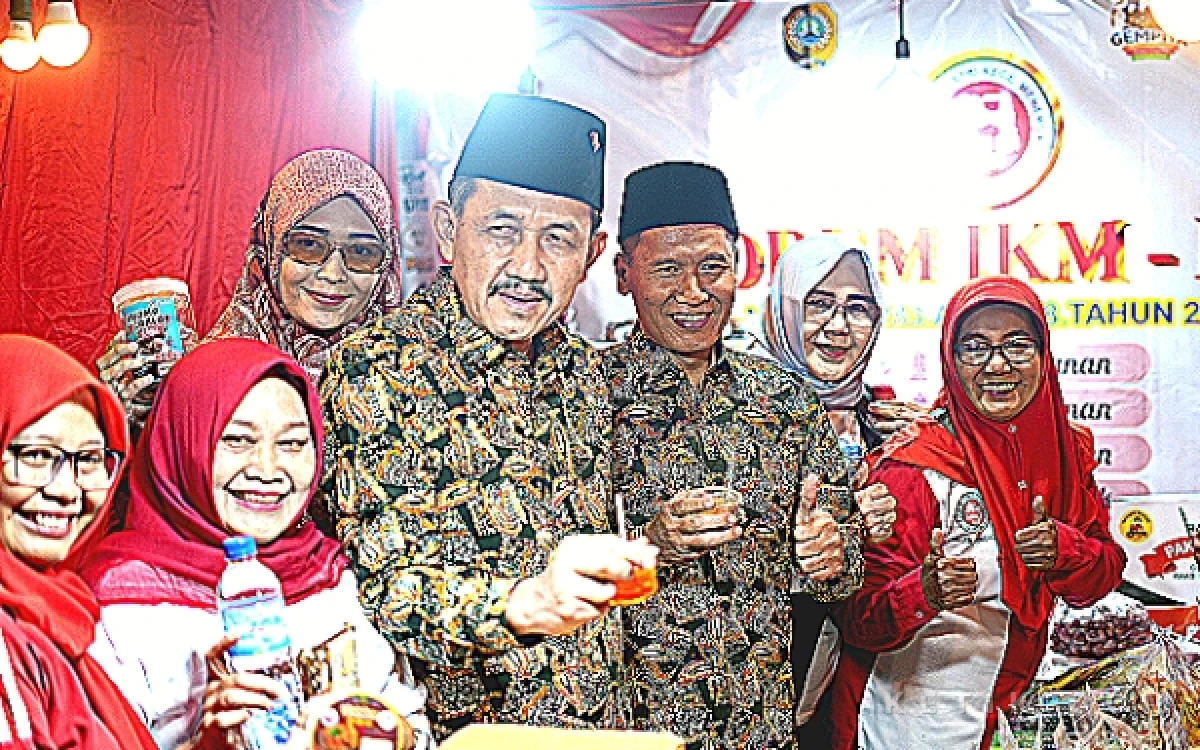 Thumbnail Berita - Langkah Nyata Angkat Kelas UMKM, Plt Bupati Tulungagung Resmikan Gempita di GOR Lembu Peteng