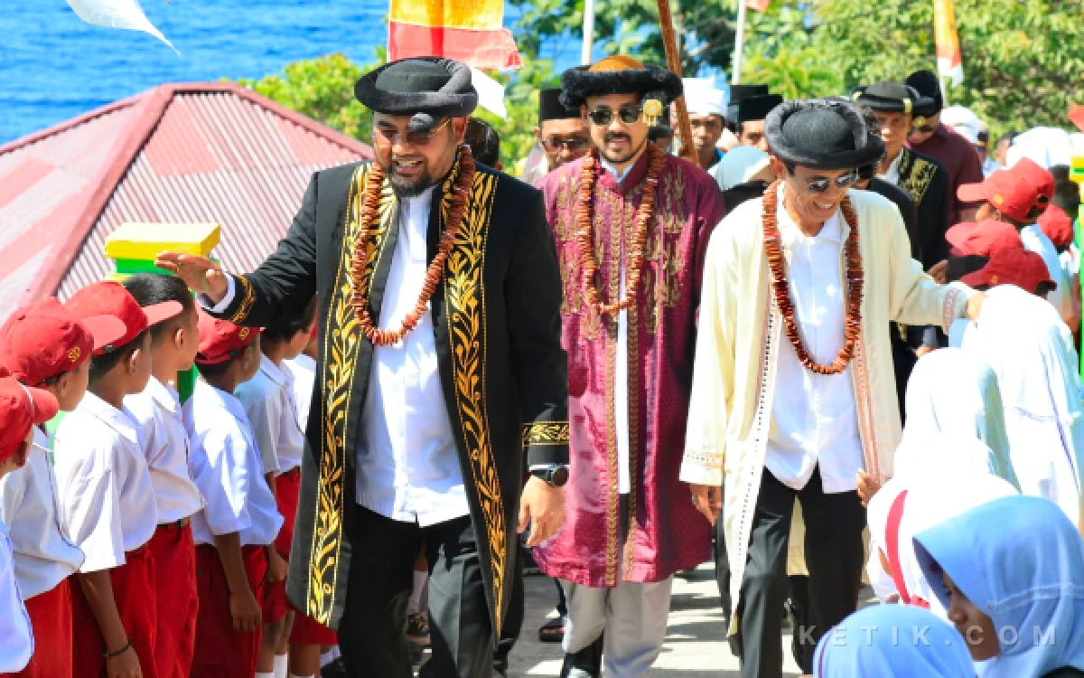 Thumbnail Berita - Bupati Bassam Resmikan Masjid Dauri, Jejak Sultan Muhammad Al-Baqir Kembali Dikenang