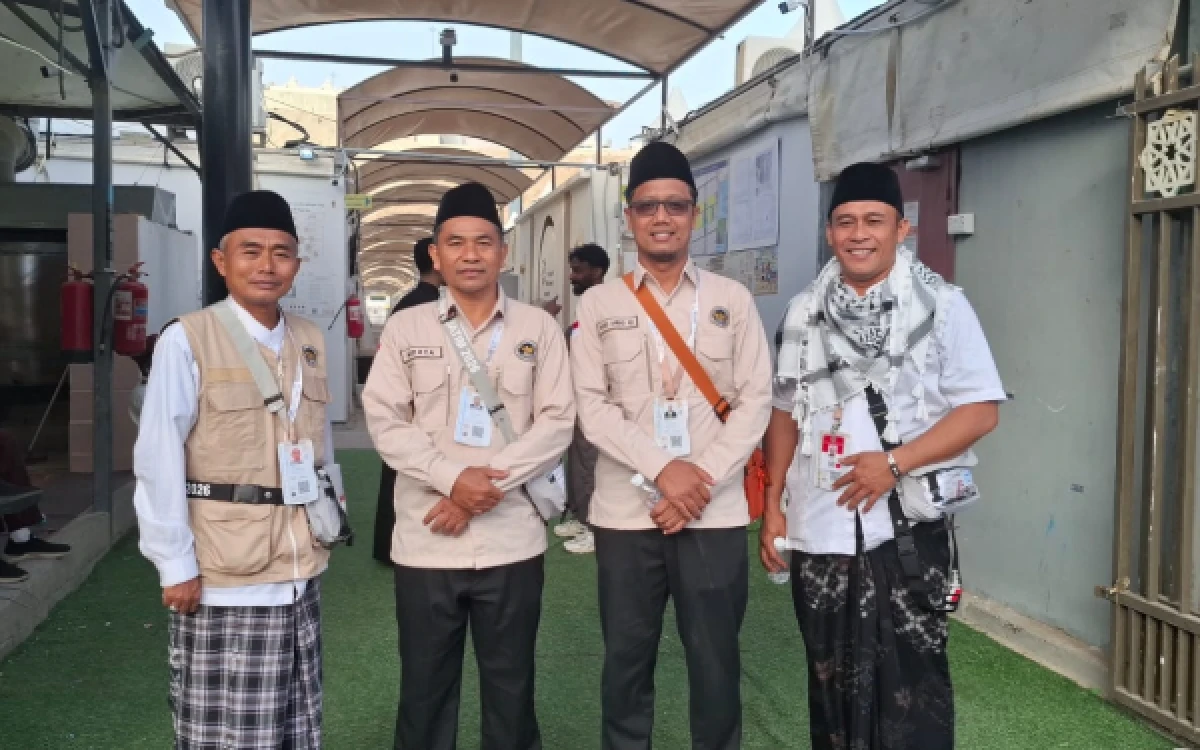 Thumbnail Berita - Pimpin Kloter 27 Tuban ke Arafah, Ketua Rijalul Ansor Gus Wahid Berikan Pembekalan Mental Jemaah