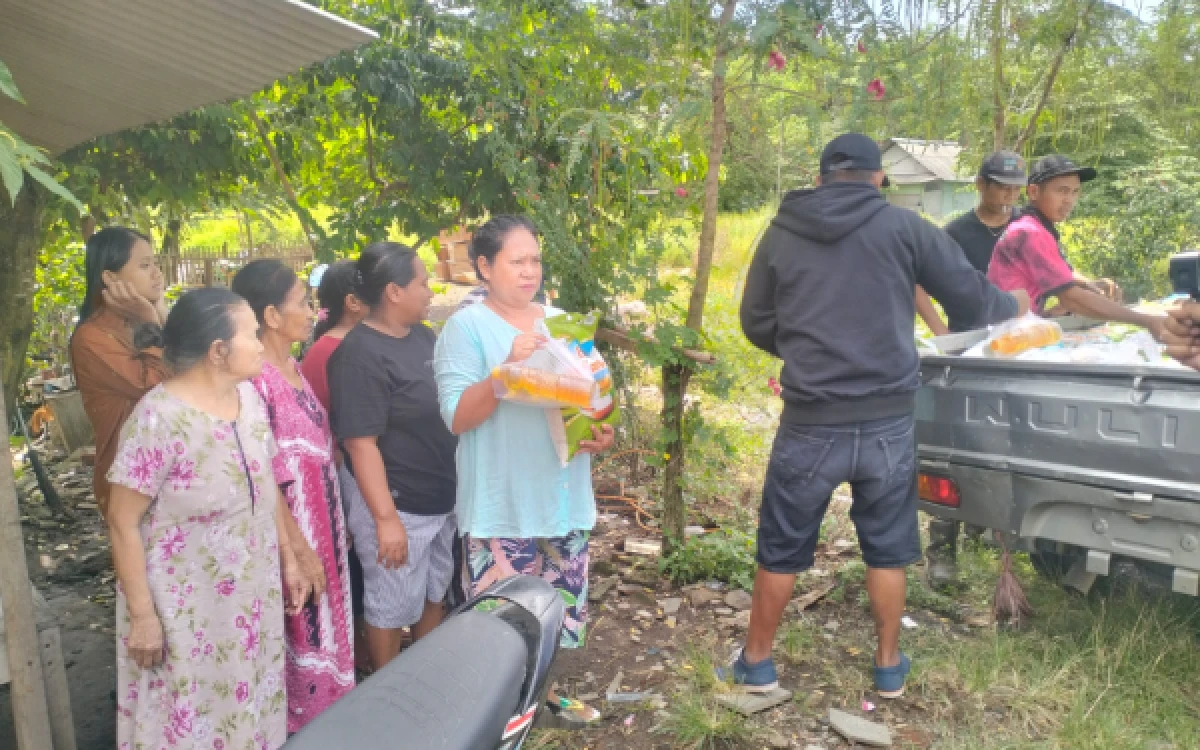 Thumbnail Berita - Rutin Berbagi, Perusahaan Tambang CV Bangkit Anugrah Jaya di Banyuwangi Kembali Salurkan Bansos untuk Warga