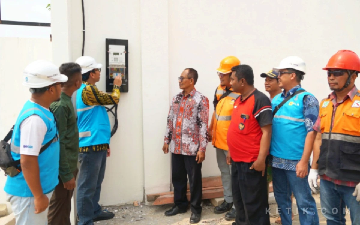 Thumbnail Berita - PLN UP3 Bojonegoro Nyalakan Listrik untuk 48 Koperasi Desa Merah Putih di Tiga Kabupaten