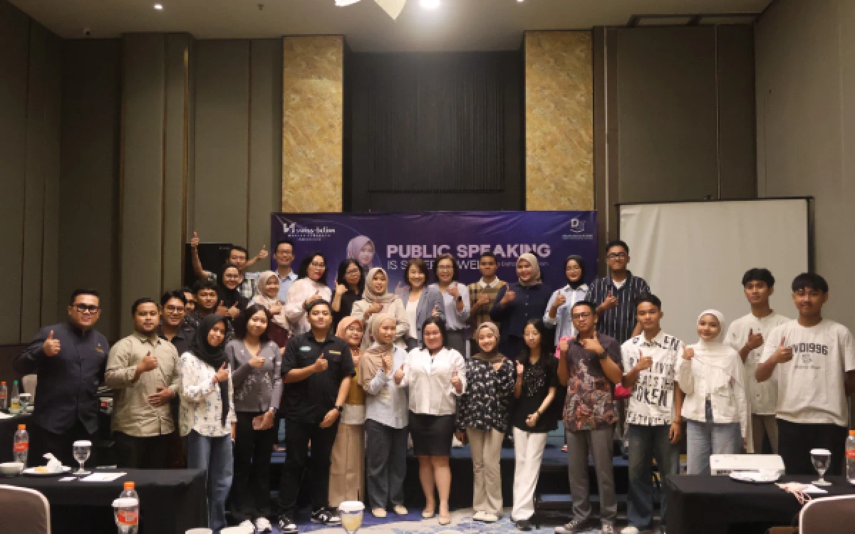 Thumbnail Berita - Swiss-Belinn Manyar Surabaya Perkuat Posisi sebagai Hotel Bisnis Melalui Workshop "Public Speaking Class
