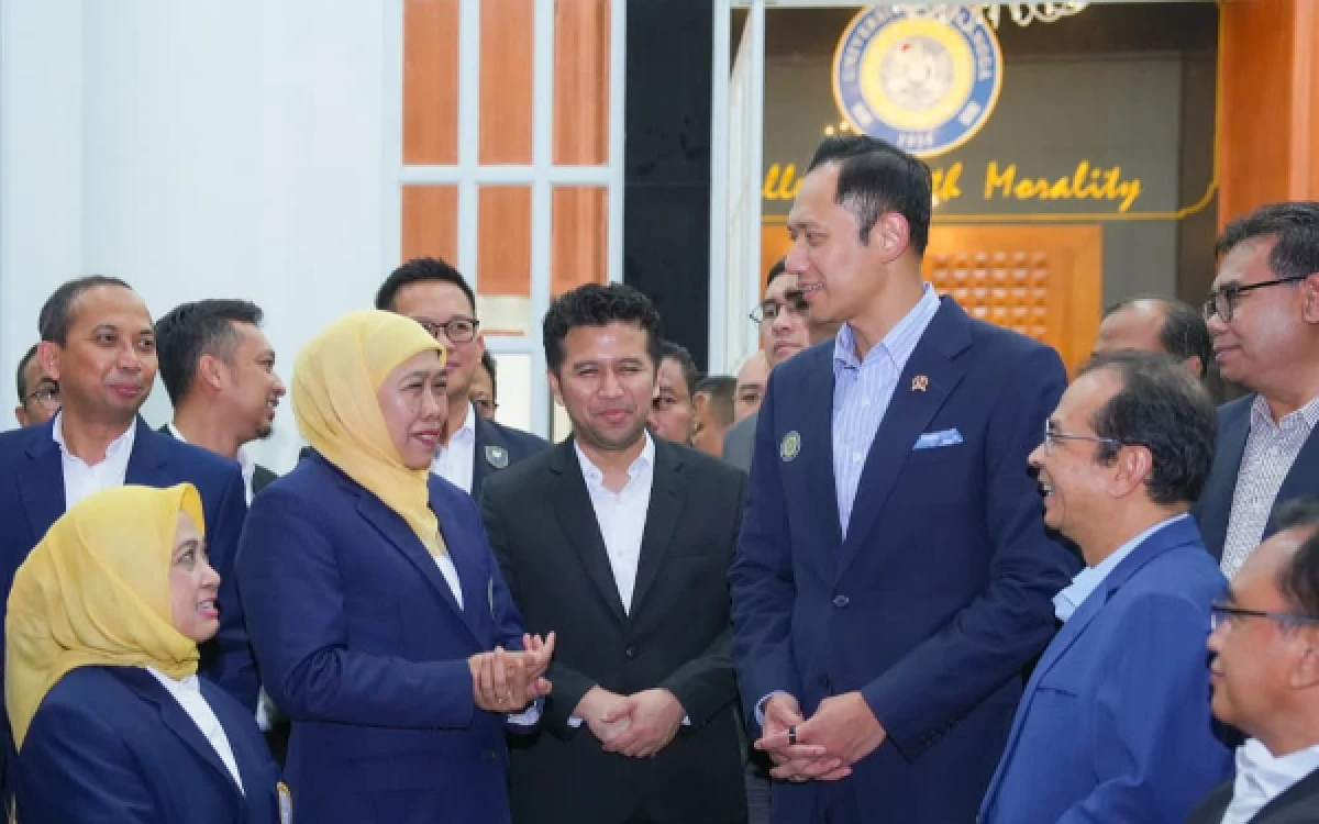 Thumbnail Berita - Khofifah dan AHY Rakor Dewan Pakar PP IKA UNAIR! Inginkan Alumni Bergerak Masif, Inovatif dan Berdampak untuk Bangsa