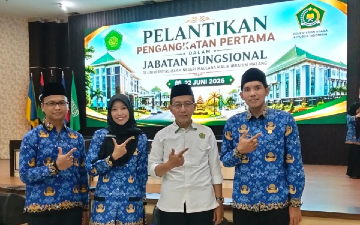 Thumbnail Berita - Tiga Dosen Fakultas Syariah UIN Malang Resmi Dilantik Jadi PNS, Siap Bawa Kampus Mendunia