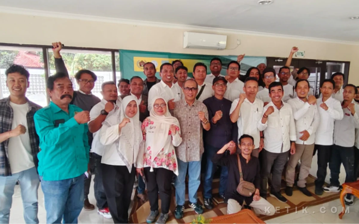 Thumbnail Berita - 24 Wartawan PWI Uji Kompetensi, Wali Kota Probolinggo : UKW Perkuat Kualitas Jurnalistik