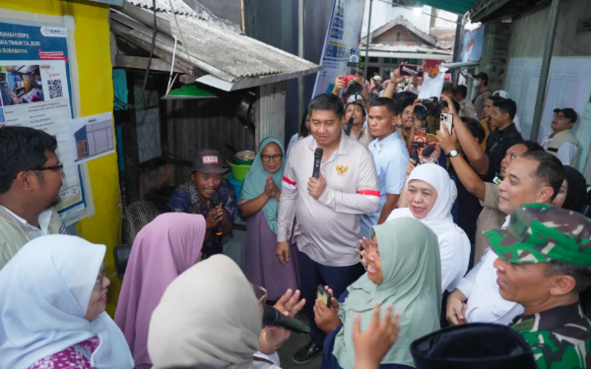 Thumbnail Berita - Gubernur Khofifah Dampingi Menteri PKP Luncurkan Bantuan 33 Ribu Rumah di Jatim