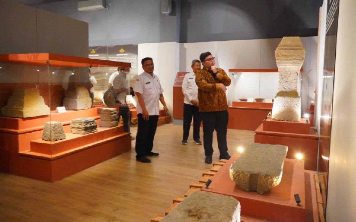 Thumbnail Berita - Mas Dhito Cek Progres Pembangunan Museum Tahap 3, Targetkan November Rampung