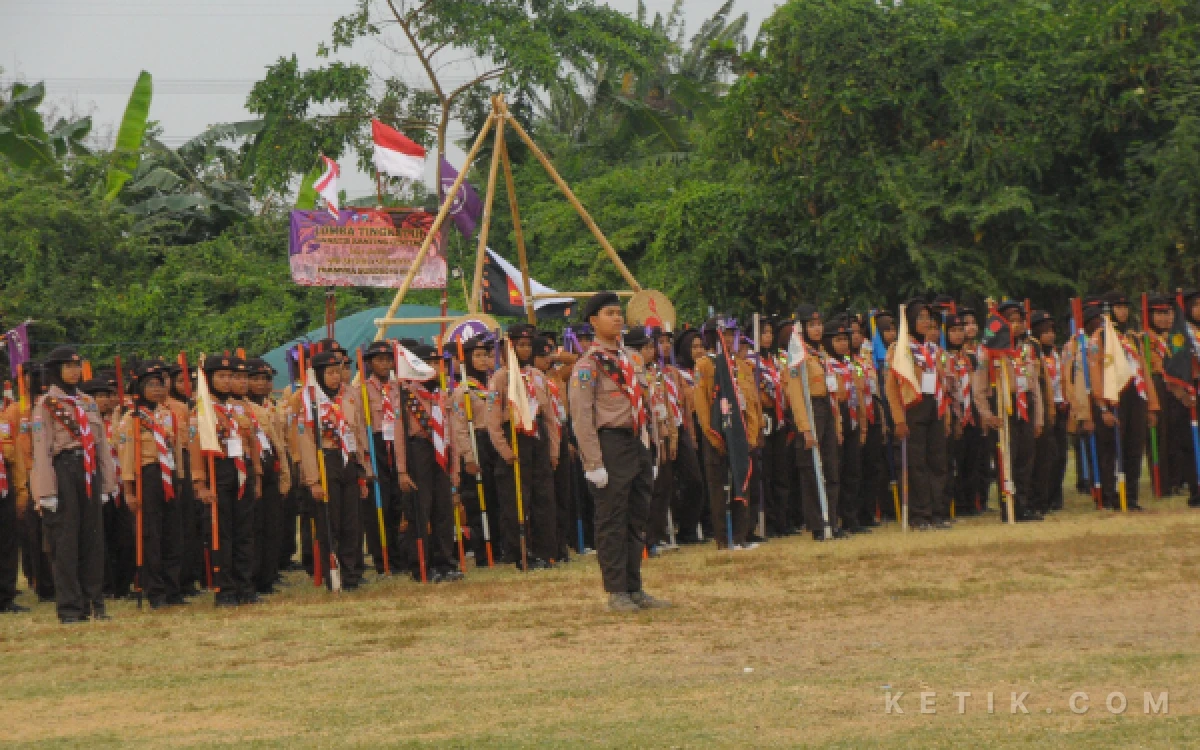 Foto Peserta LT III Pramuka Penggalang tampak semangat saat mengikuti upacara pembukaan dengan tingkat disiplin yang tinggi.(Foto : Dok. Kwarcab Surabaya)