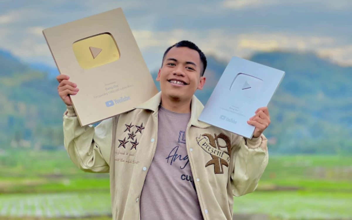 Thumbnail Berita - Dari Berjualan Gorengan Hingga 1 Juta Follower: Kisah Kreator Konten Muda Mengubah Nasib Lewat Digital