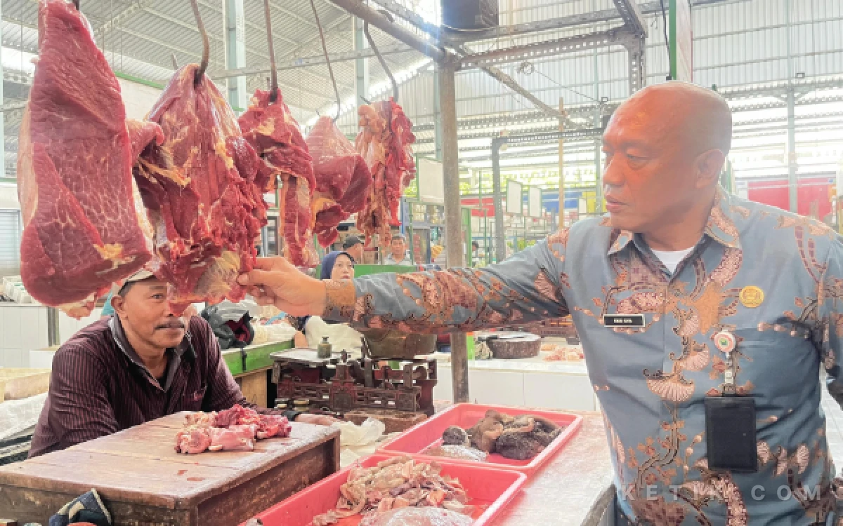 Thumbnail Berita - Harga Daging Sapi di Malang Tak Kunjung Turun, Pedagang Kian Resah Penjualan Anjlok