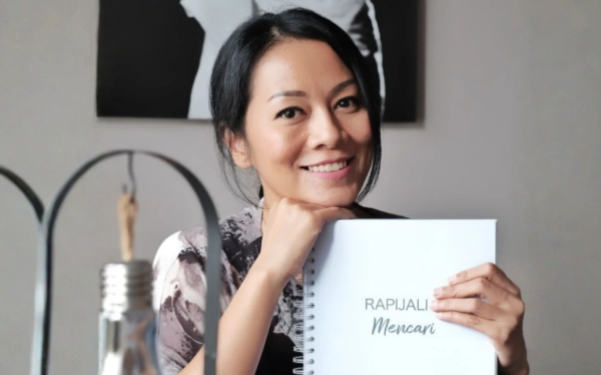 Thumbnail Berita - Tiga Novel Legendaris Dee Lestari Digarap Jadi Serial Netflix, Ada Perahu Kertas hingga Rapijali