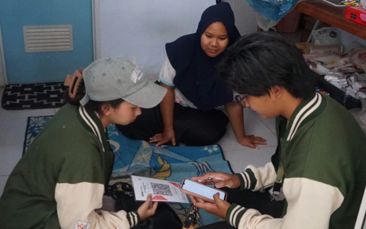 Thumbnail Berita - Mahasiswa KKN UPN "Veteran" Jawa Timur Dukung Digitalisasi Pelaku Usaha