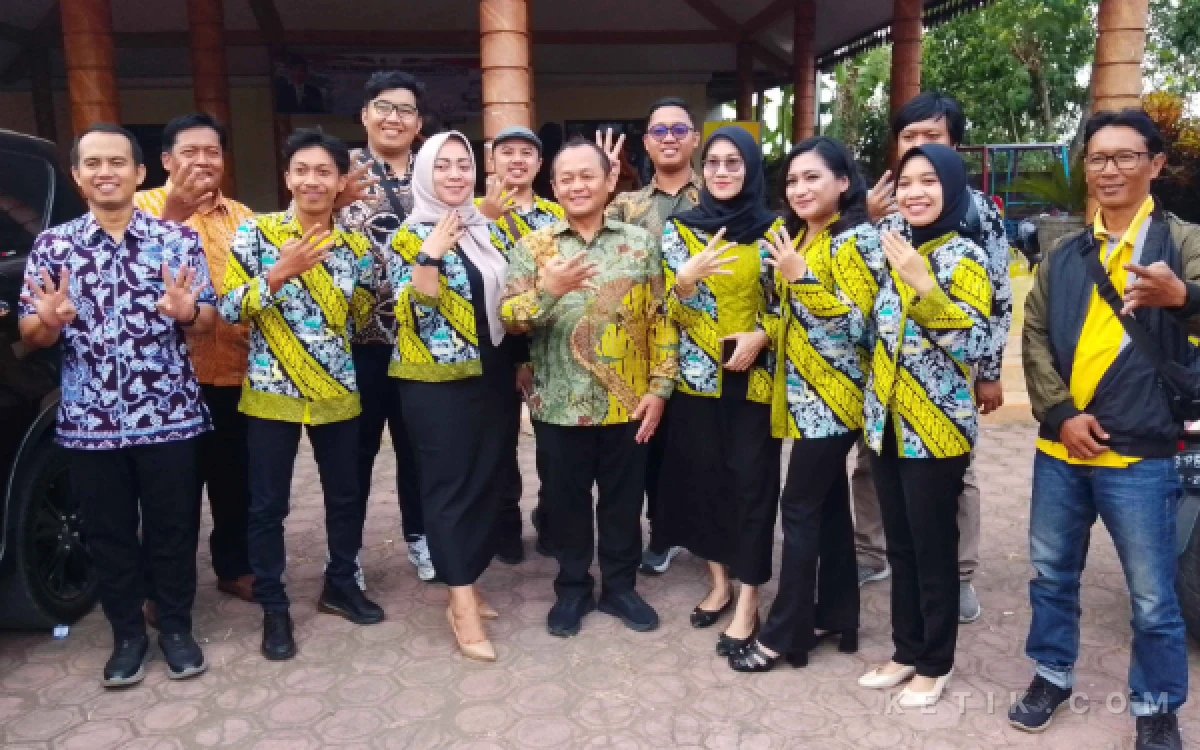 Thumbnail Berita - Reses DPR RI & DPRD Jatim di Picisan: M. Sarmuji Tekankan Perbaikan Infrastruktur Jalan dan Pelestarian Kesenian Tradisional
