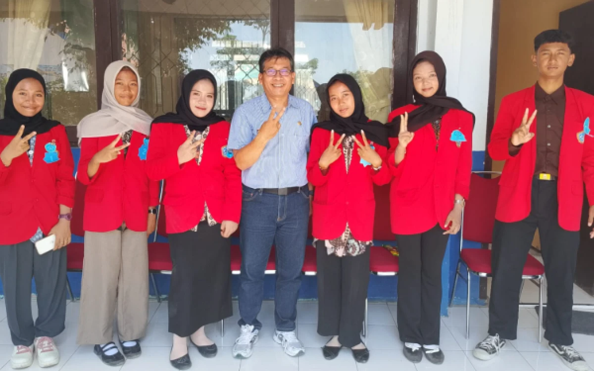 Thumbnail Berita - SMPN 2 Kalidawir Gelar Pemilihan Ketua OSIS Unik Berkonsep Ramah Lingkungan