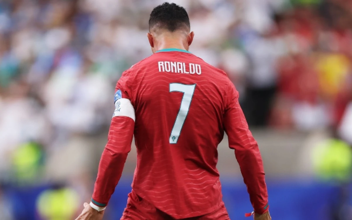 Thumbnail Berita - Ogah Kalah dari Messi, Cristiano Ronaldo Ukir Rekor Baru, Jadi Pemain yang Mencetak Gol di 6 Edisi Piala Dunia Berbeda