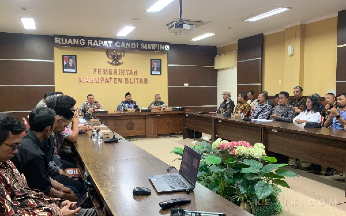 Thumbnail Berita - Greenfields Blitar Jadi Sorotan di Hadapan Bupati Rijanto, Video Pencemaran Sungai dan Tagihan Rp2 Miliar Mencuat Bersamaan