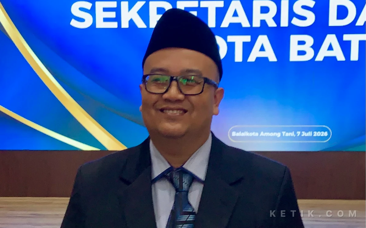Thumbnail Berita - Alumnus UMM Alfi Nurhidayat Dilantik Jadi Sekda Kota Batu, Ini Profil Lengkapnya