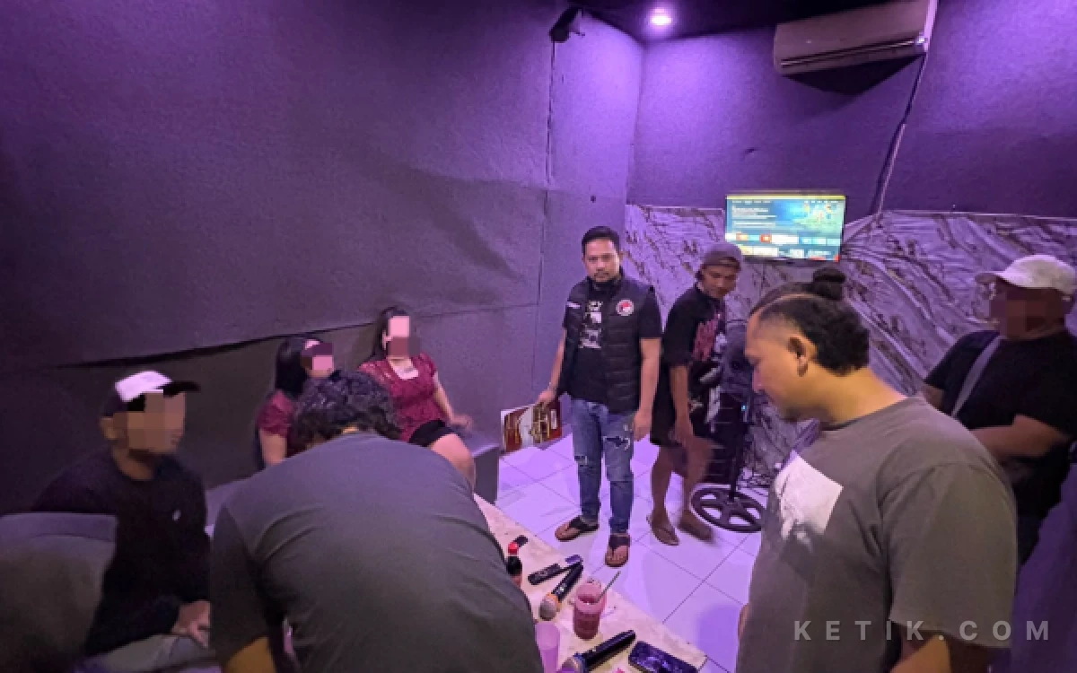 Thumbnail Berita - Persempit Ruang Gerak Penyalahgunaan Narkoba, Satresnarkoba Polres Magetan Razia Kafe dan Karaoke